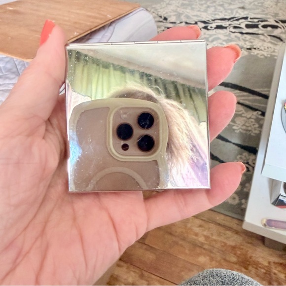 MARTINI MAKEUP COMPACT BLACK ENAMEL SILVER TONE METAL CRYSTAL DBL MIRROR VTG EUC - Picture 6 of 6